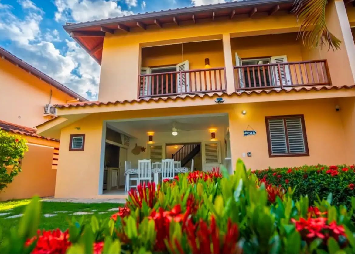 Four-Bedroom Villa Rental in Playa Las Ballenas