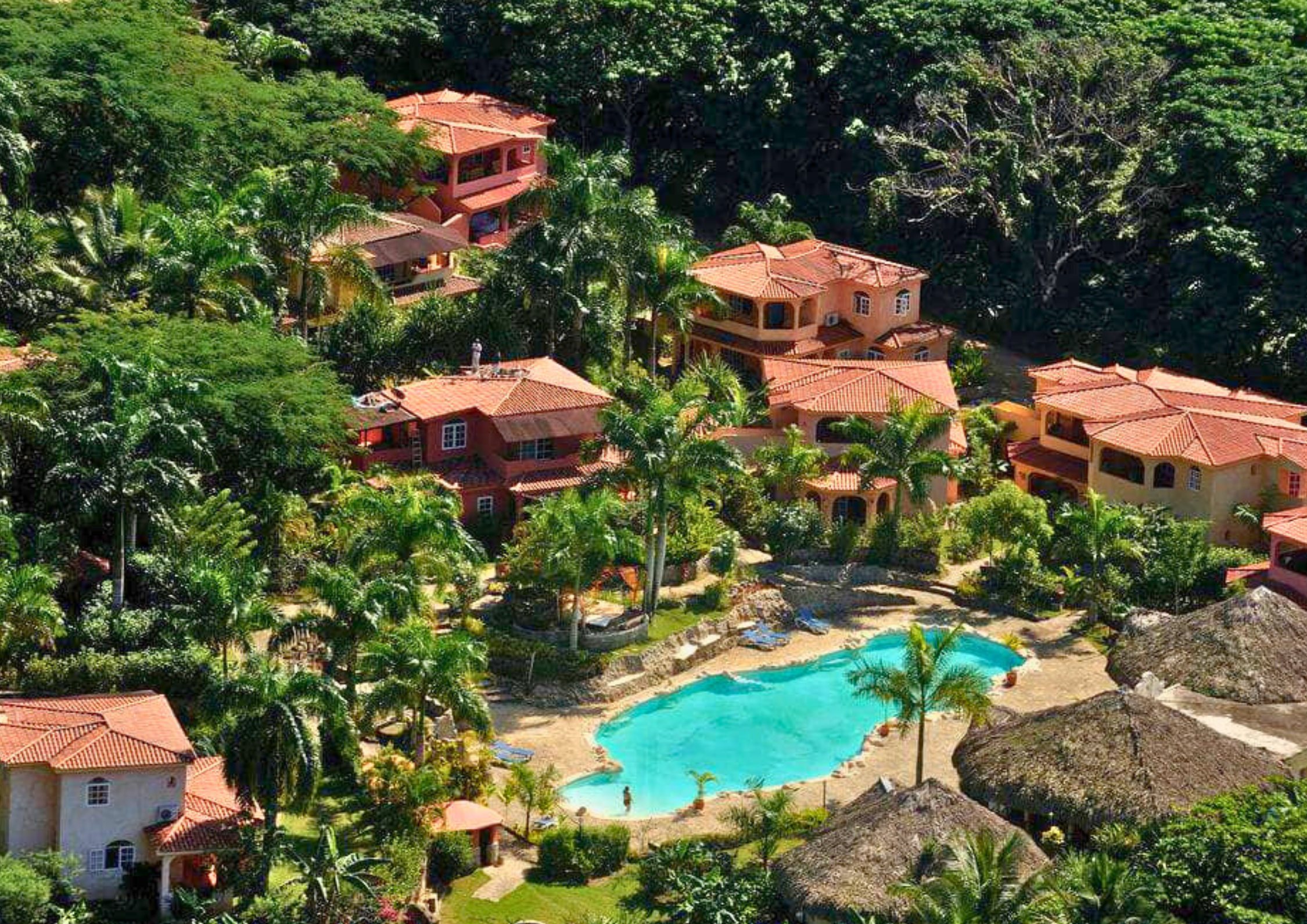 Apartamento de 1 habitación con dos camas queen en una residencia tropical única, a 10 min a pie de Playa Bonita