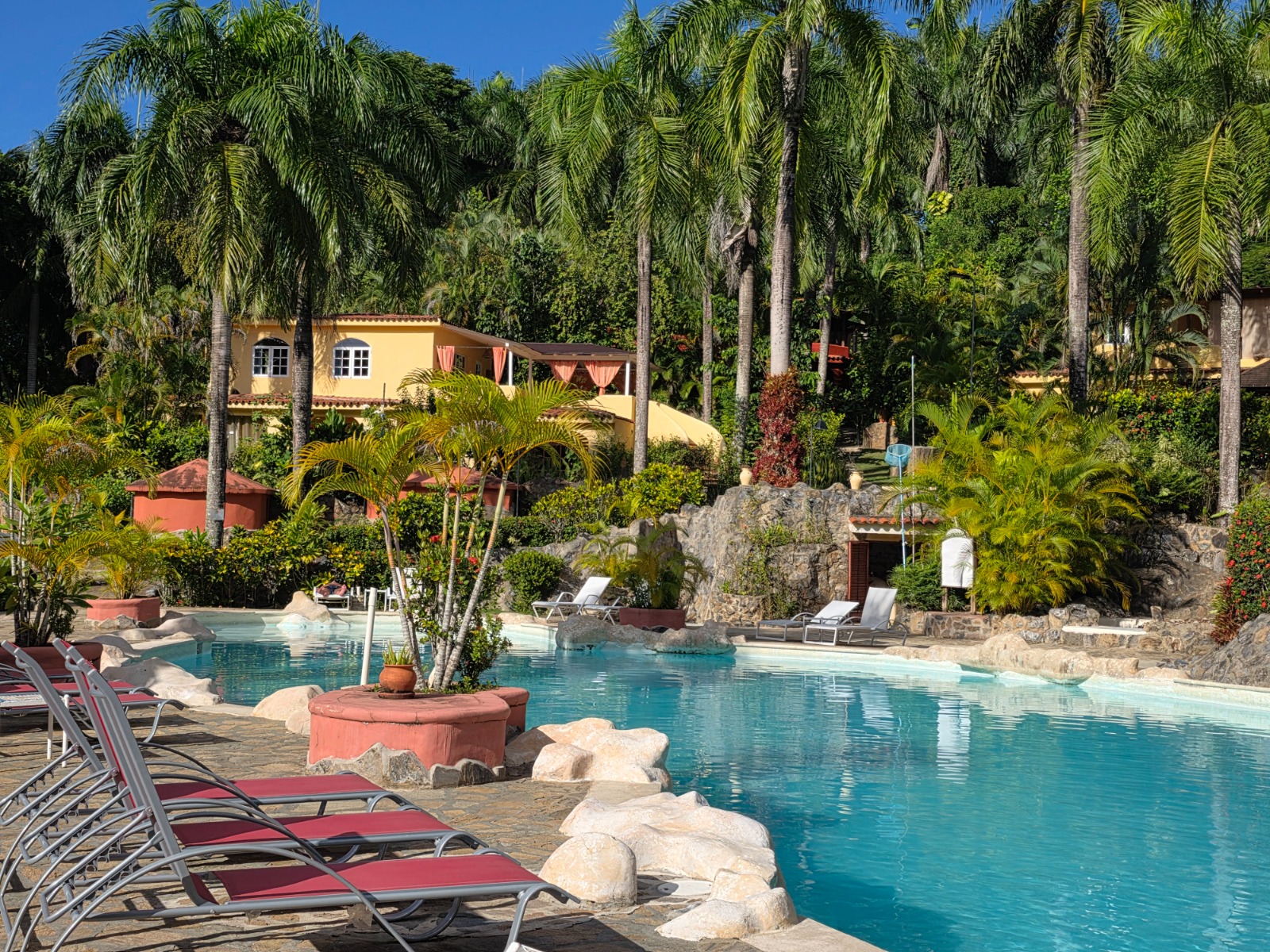 Apartamentos contiguos de un dormitorio con jardines privados en Playa Bonita
