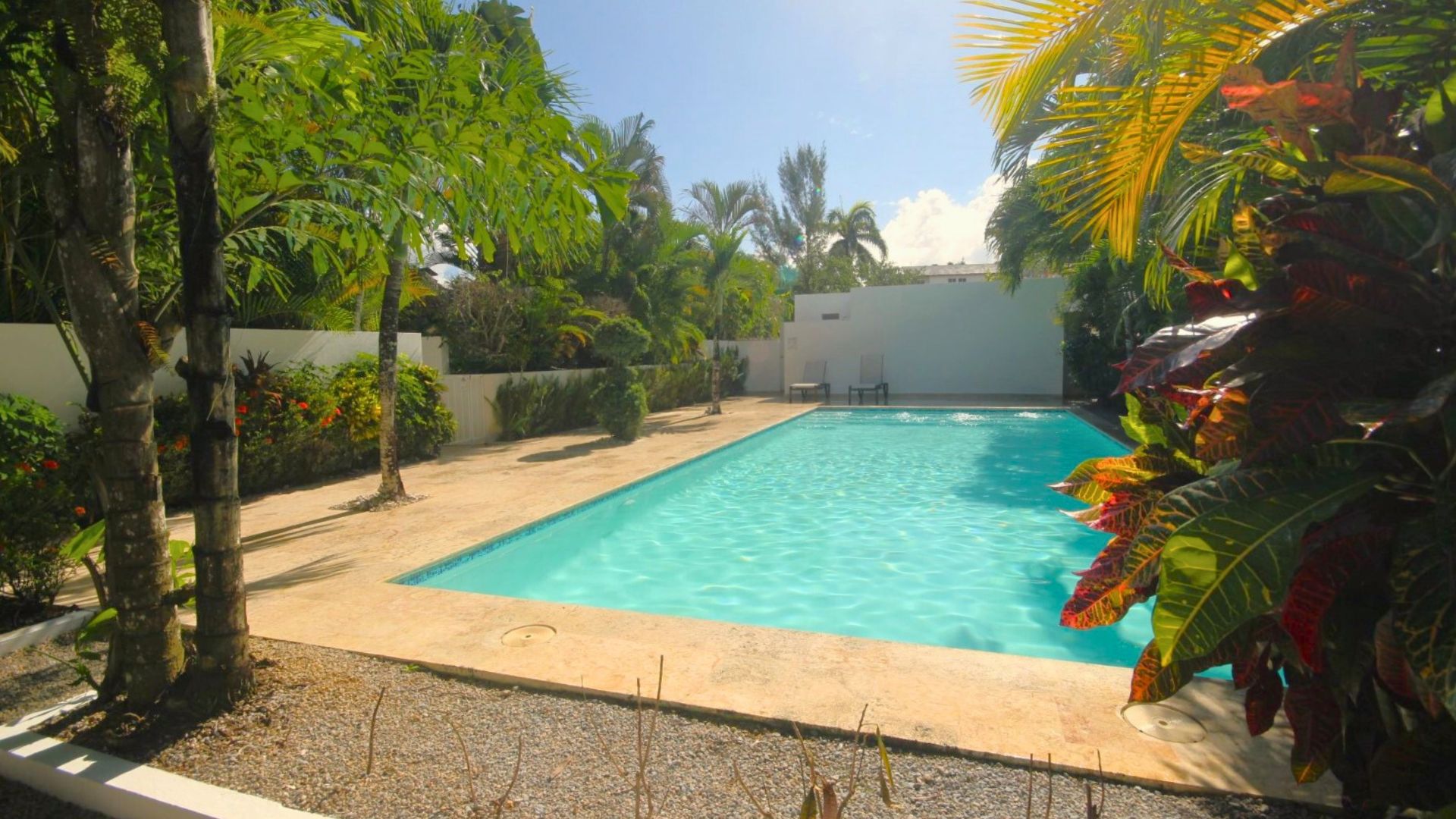 Charming 2-Bedroom Villa Near Playa Popy & Town Center