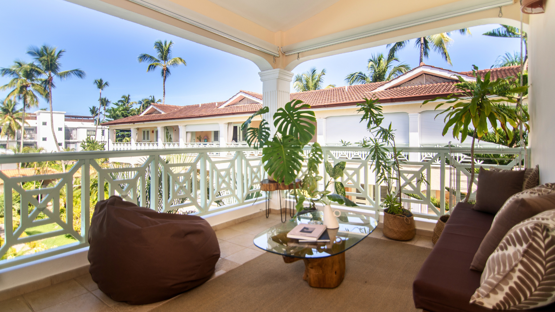 Prime Location 3-Bedroom Condo Steps from Popy Beach