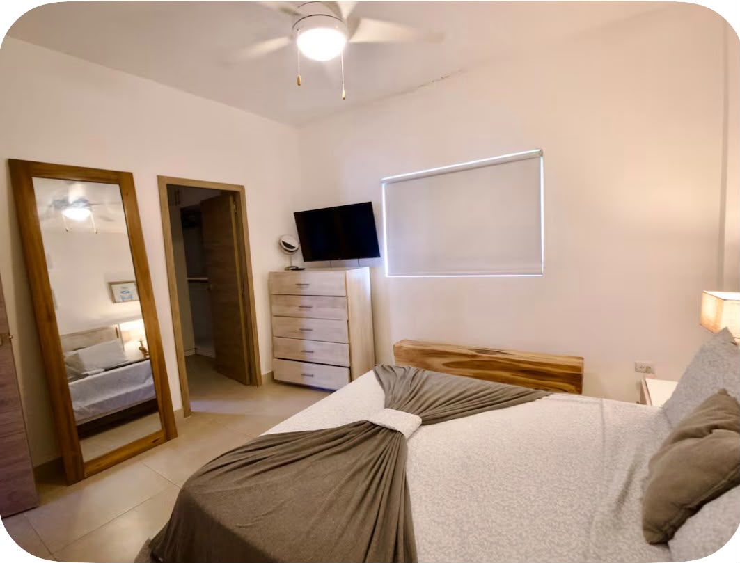 3-Bedroom Penthouse with Private Jacuzzi on Punta Popy 