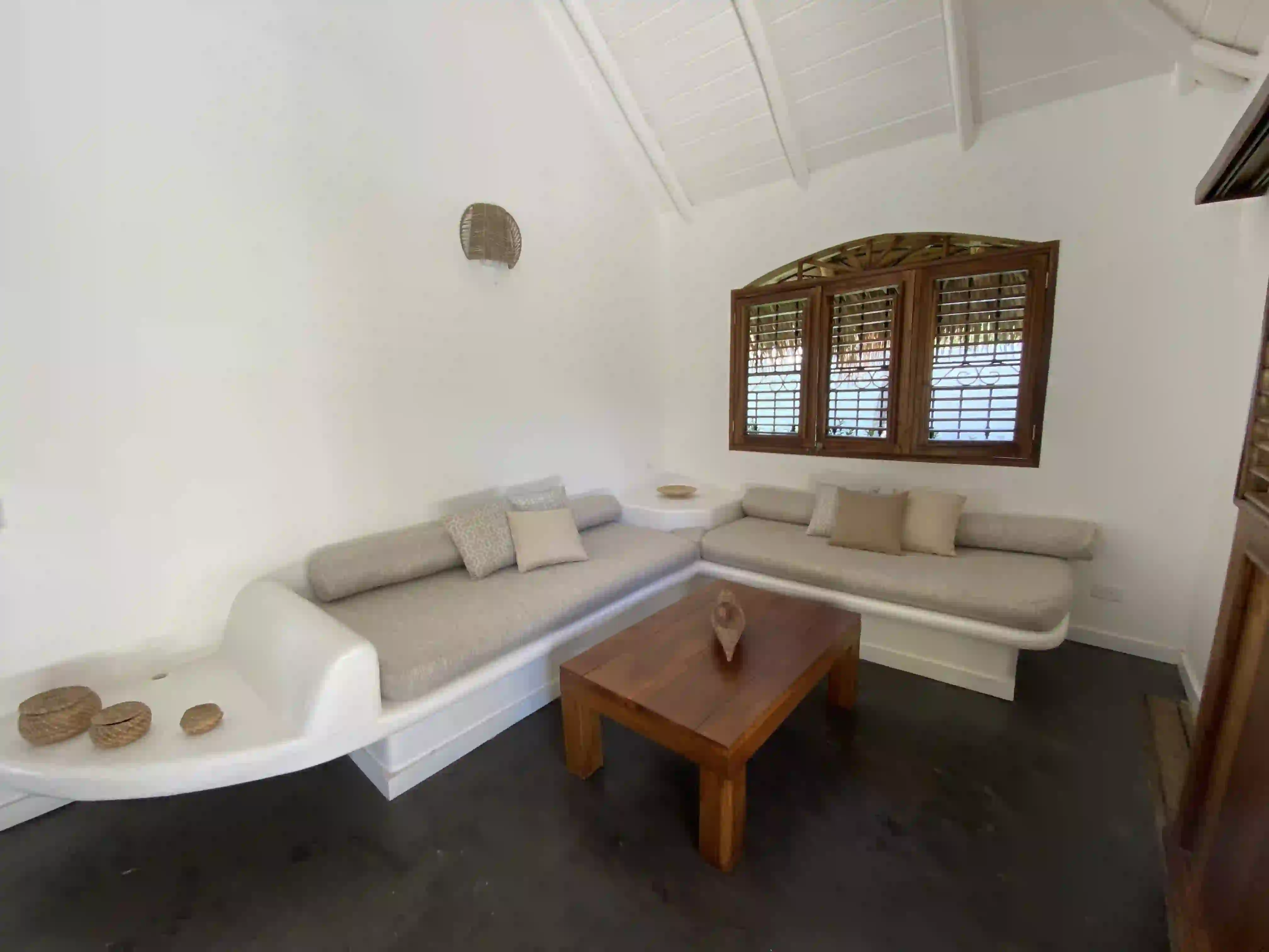 Charming 2-BR villa in a quiet neighbourhood