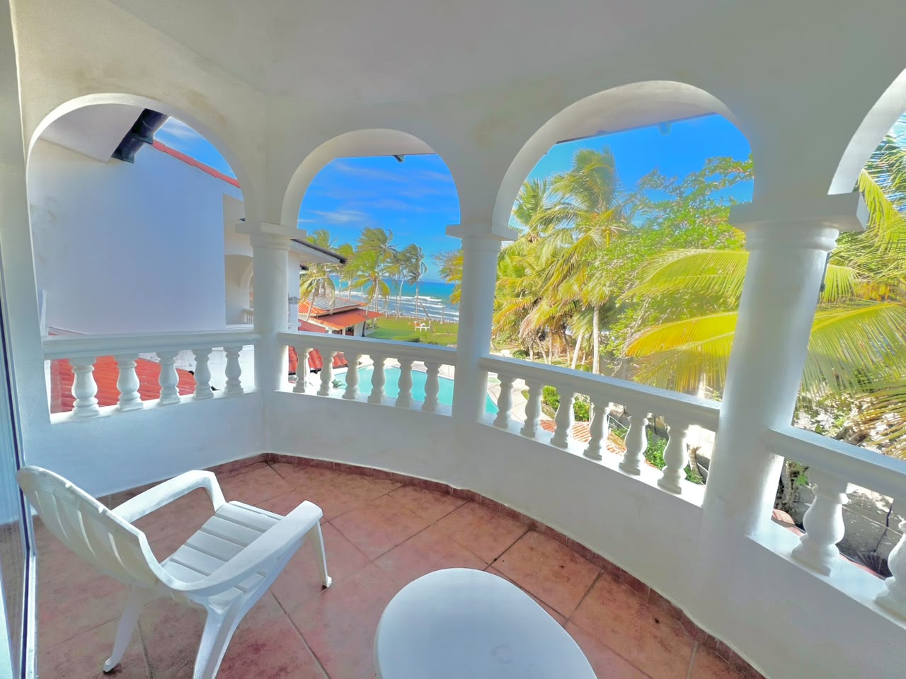 Beach Front 2 bedroom Condo Steps from the Surf