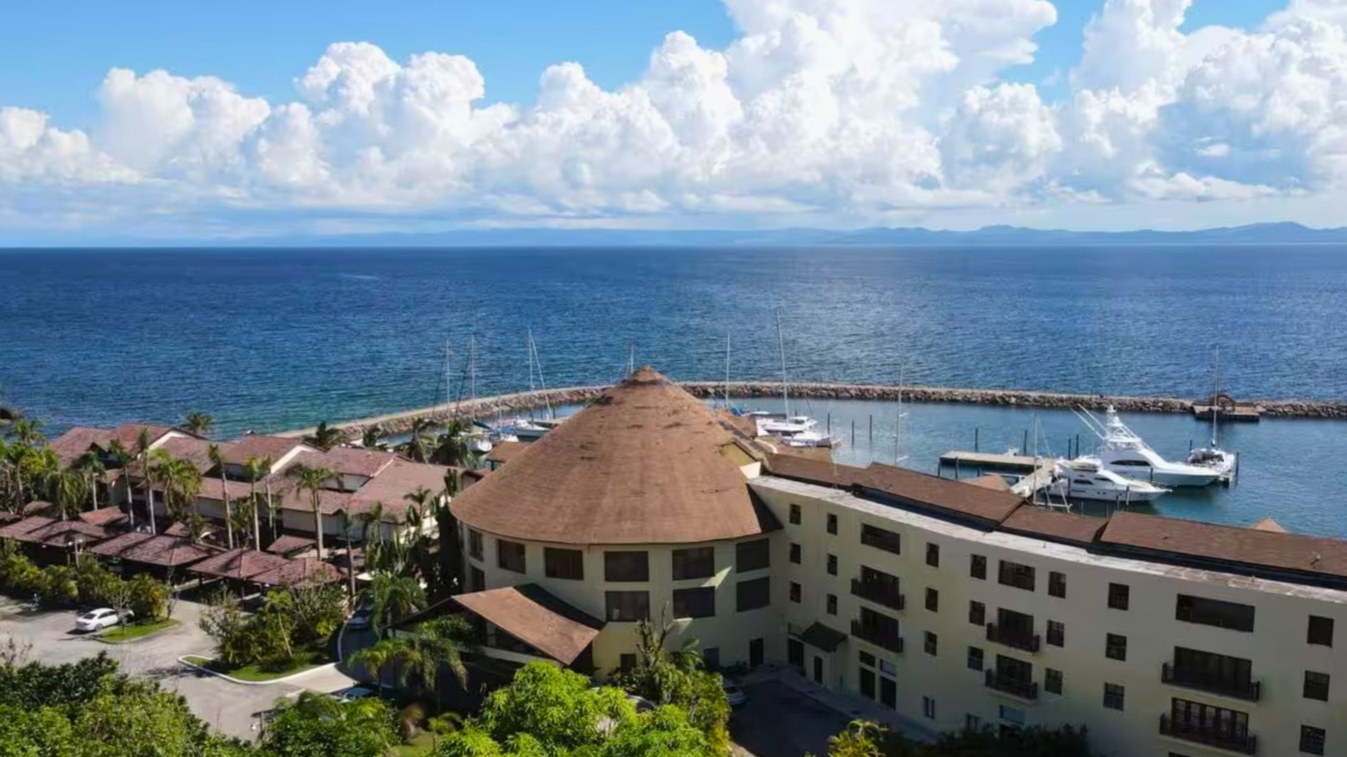1-Bed Oceanfront Condo with Mountain Views