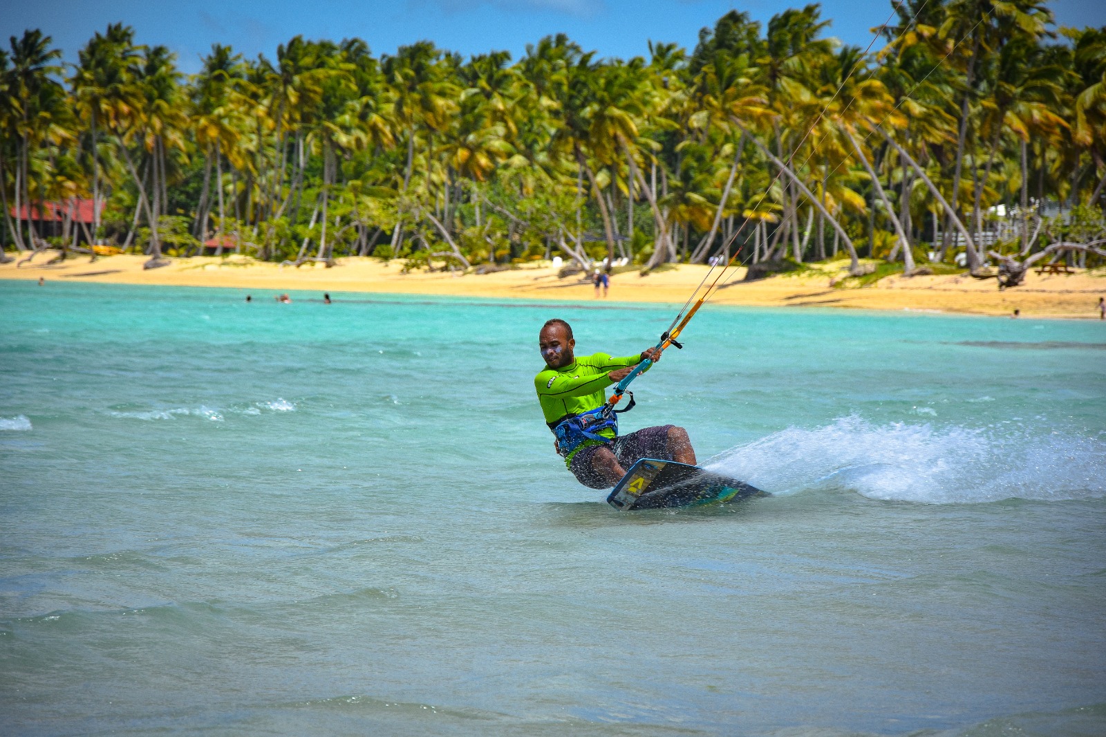 KITEWORLD – Escuela de kitesurf y negocio turístico consolidado en venta en Las Terrenas, República Dominicana