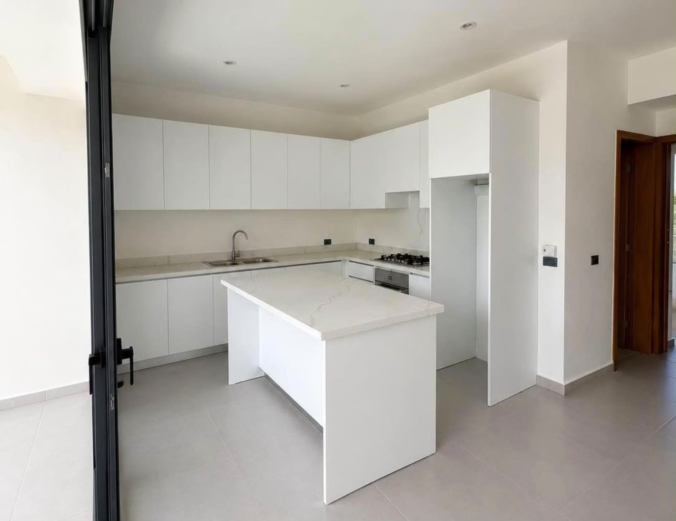 Exceptional Ocean-Close Condo Opportunity