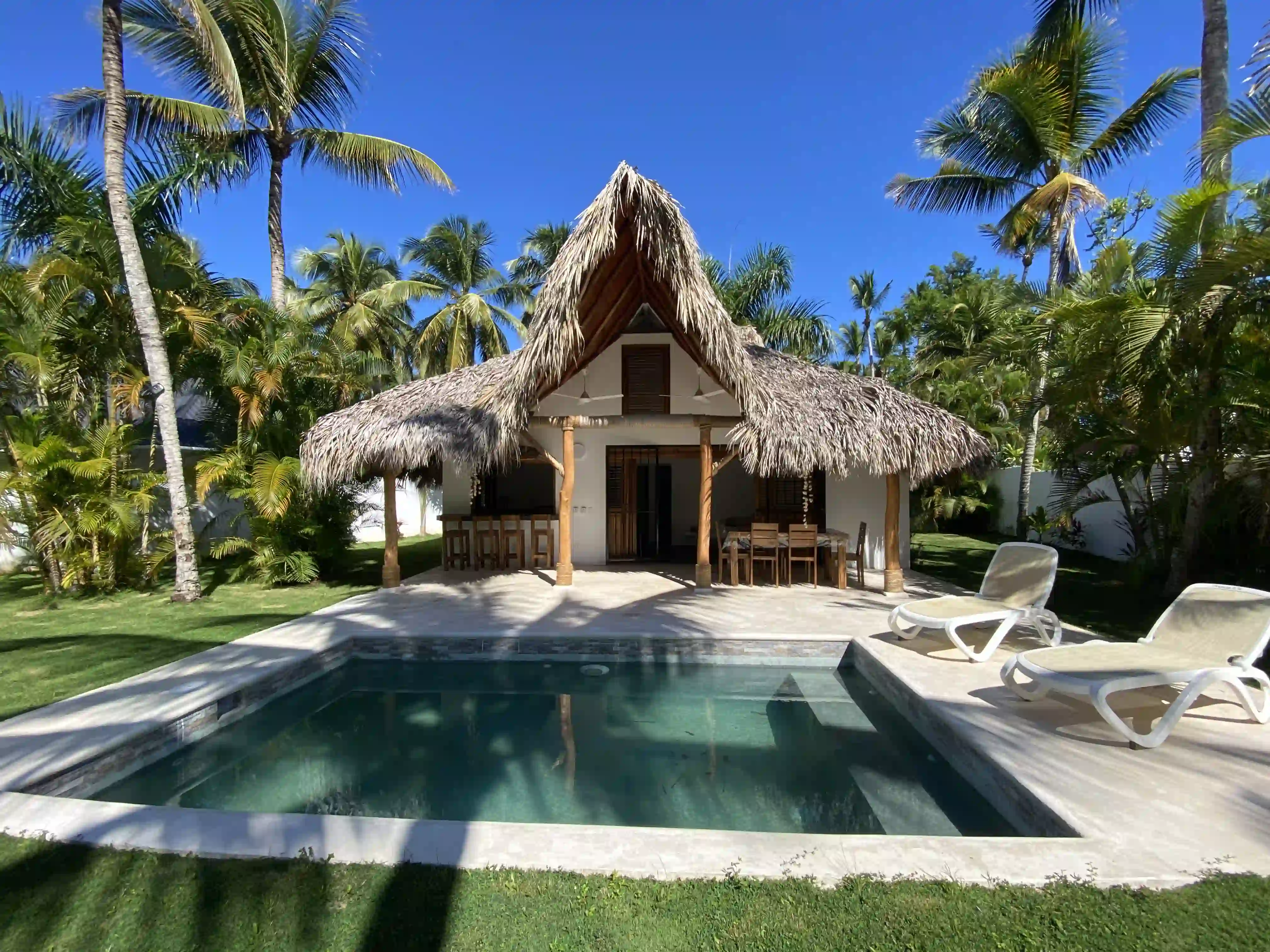 Charming 2-BR villa in a quiet neighbourhood