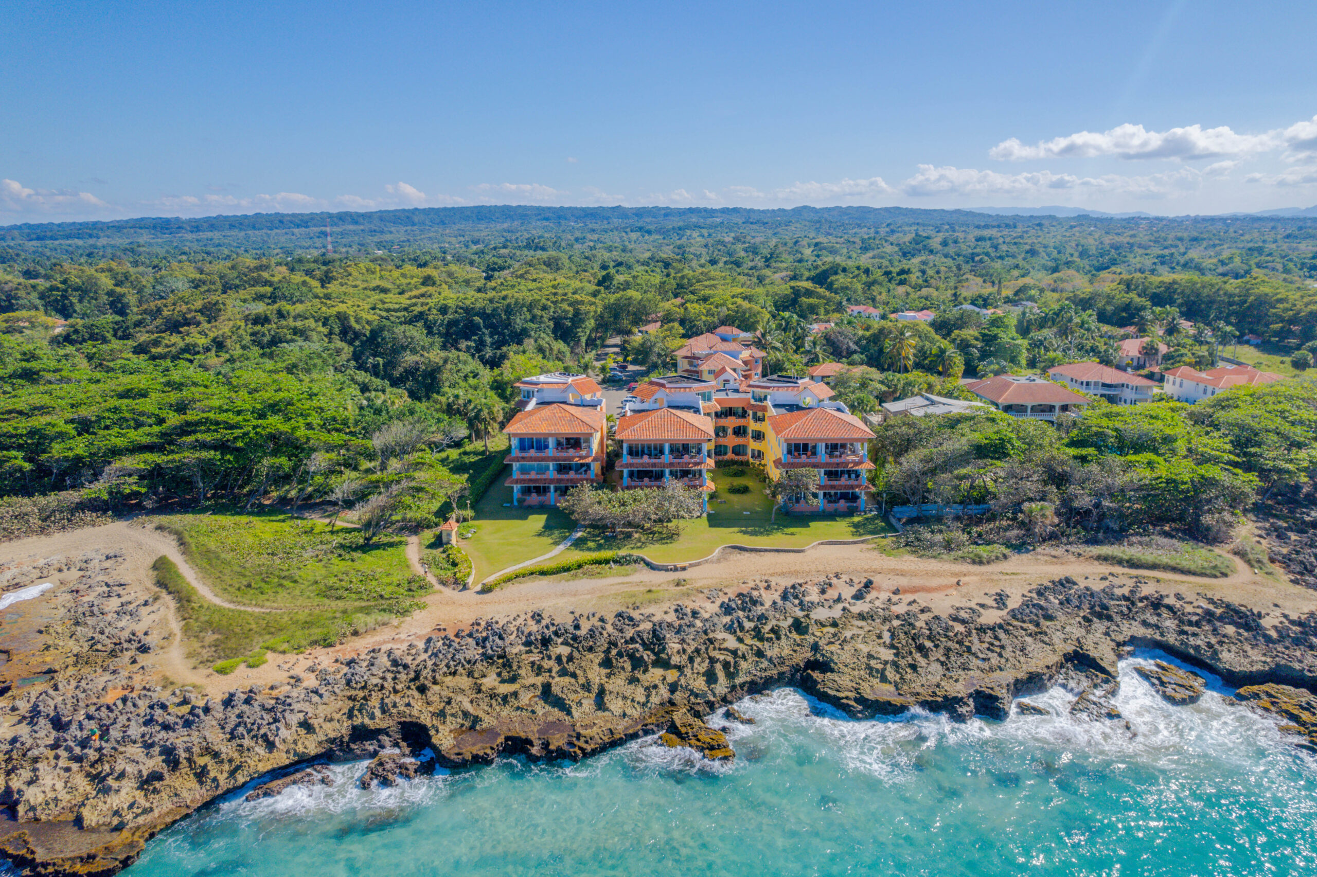 Condo au 3e étage à Cabarete, accès direct à la plage et potentiel locatif