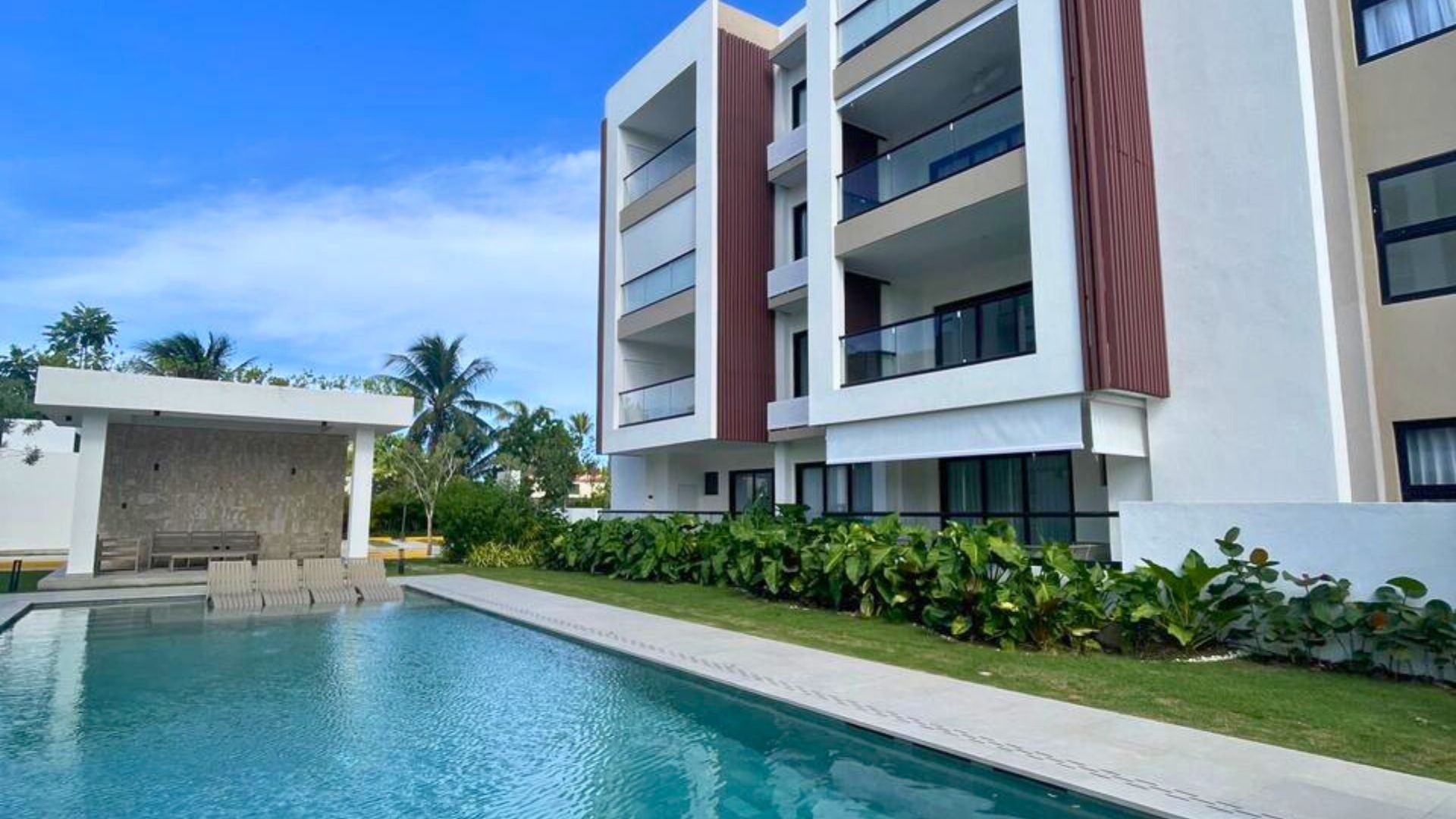 Brand New Luxury Condo in city Center