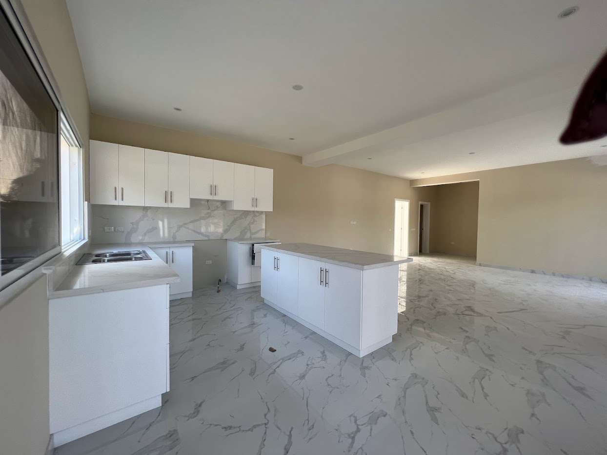 Unfurnished 3-BR modern designed villa in an upcoming neighbourhood of Punta Popy