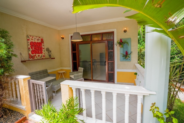 Garden Breeze Condo in Perla Marina