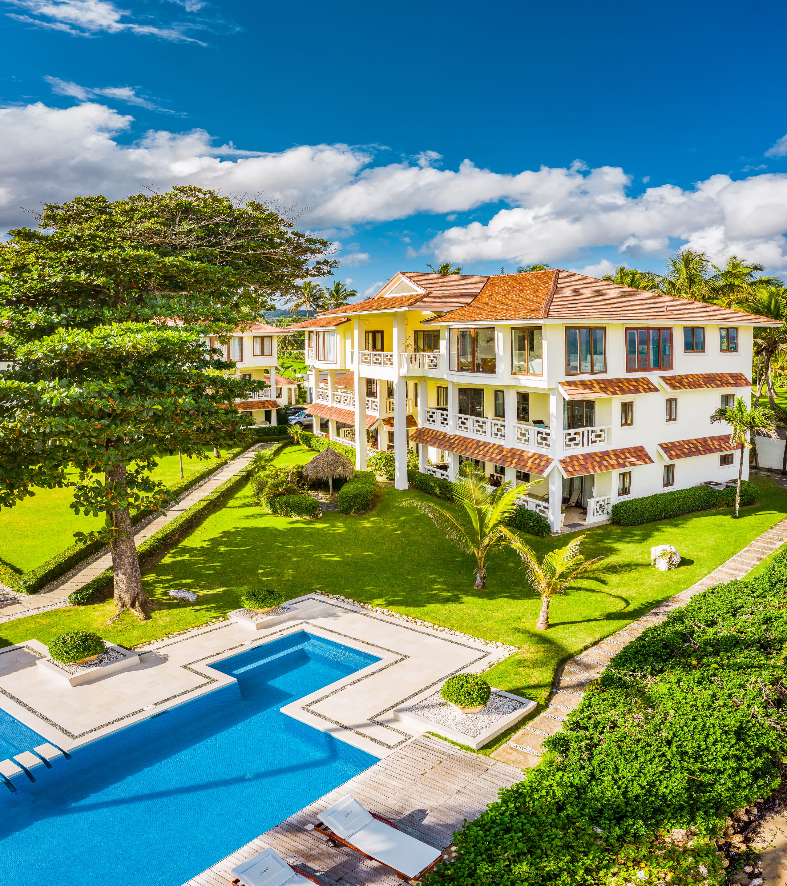 Luxury Beachfront Condo at Caba Reef