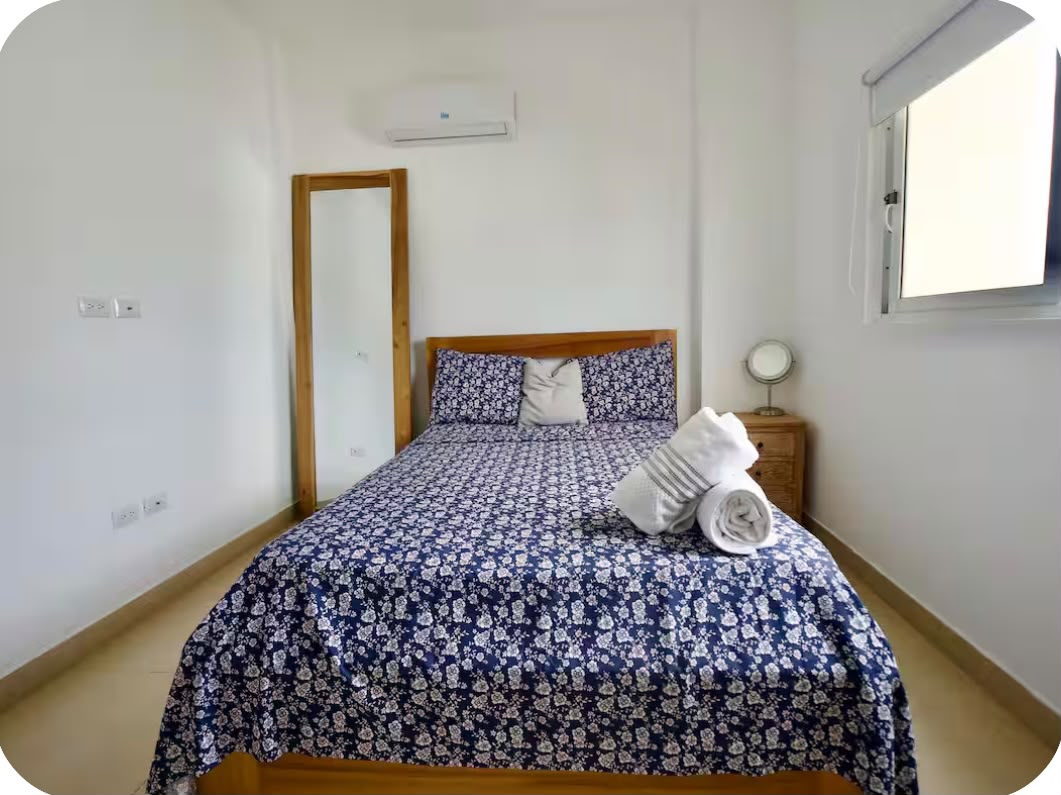 3-Bedroom Penthouse with Private Jacuzzi on Punta Popy 