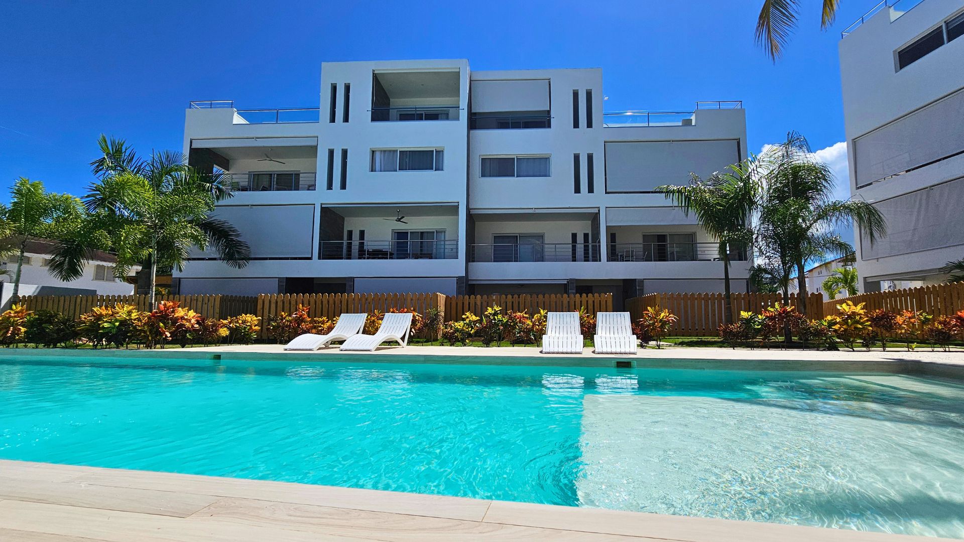 Condominio nuevo en planta baja con patio, a 6 min de la playa