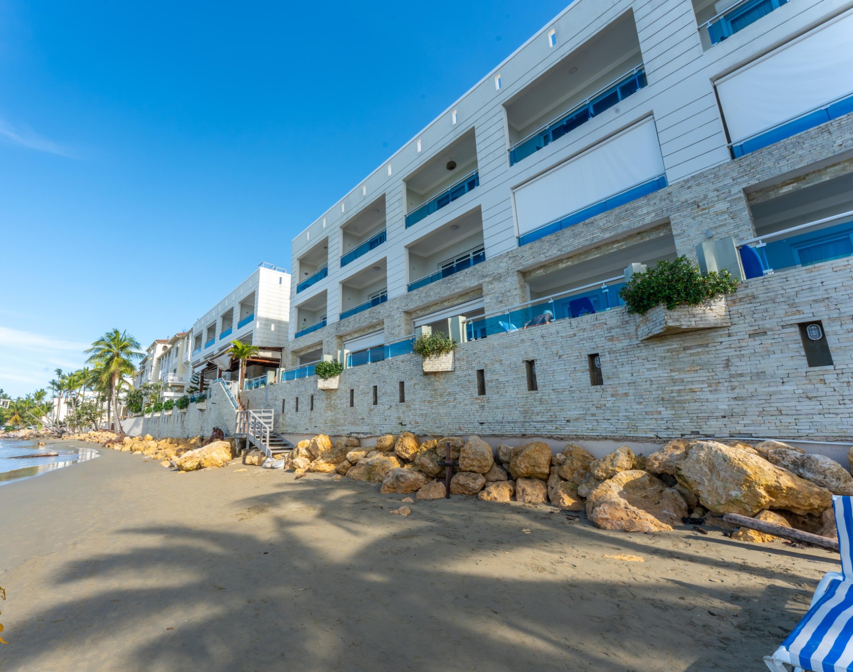 Stunning 2 Bedroom with Private Beach Access in Central Cabarete