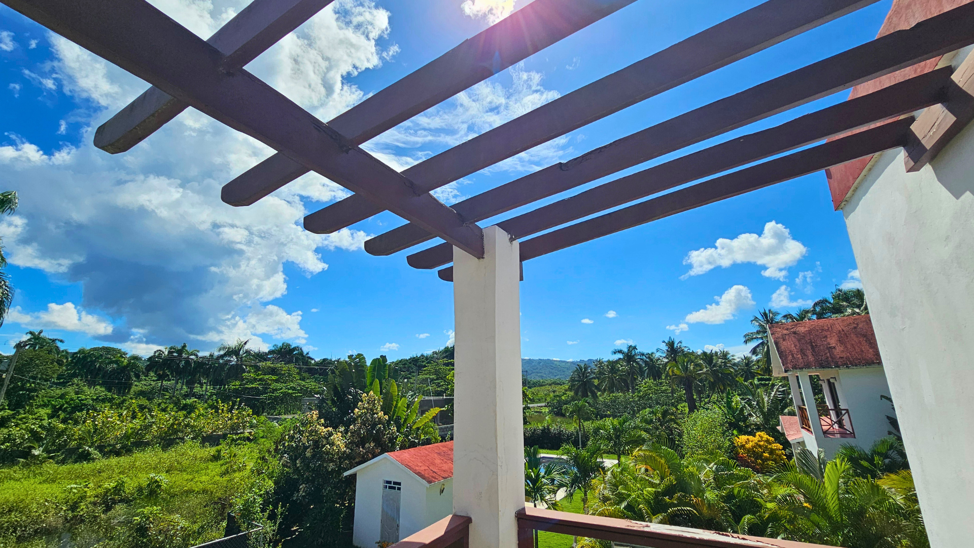 Appartement de 2 chambres au dernier étage, à quelques pas de Playa Limón, paisible et lumineux