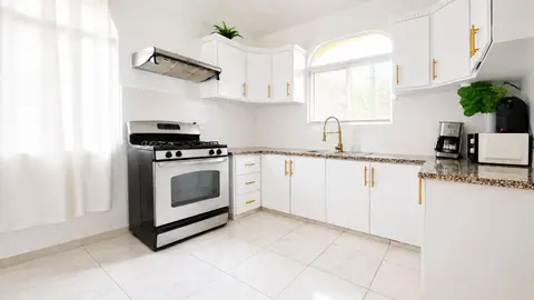 Private 2 Bedroom Villa in Playa Laguna with Shared Pool 4