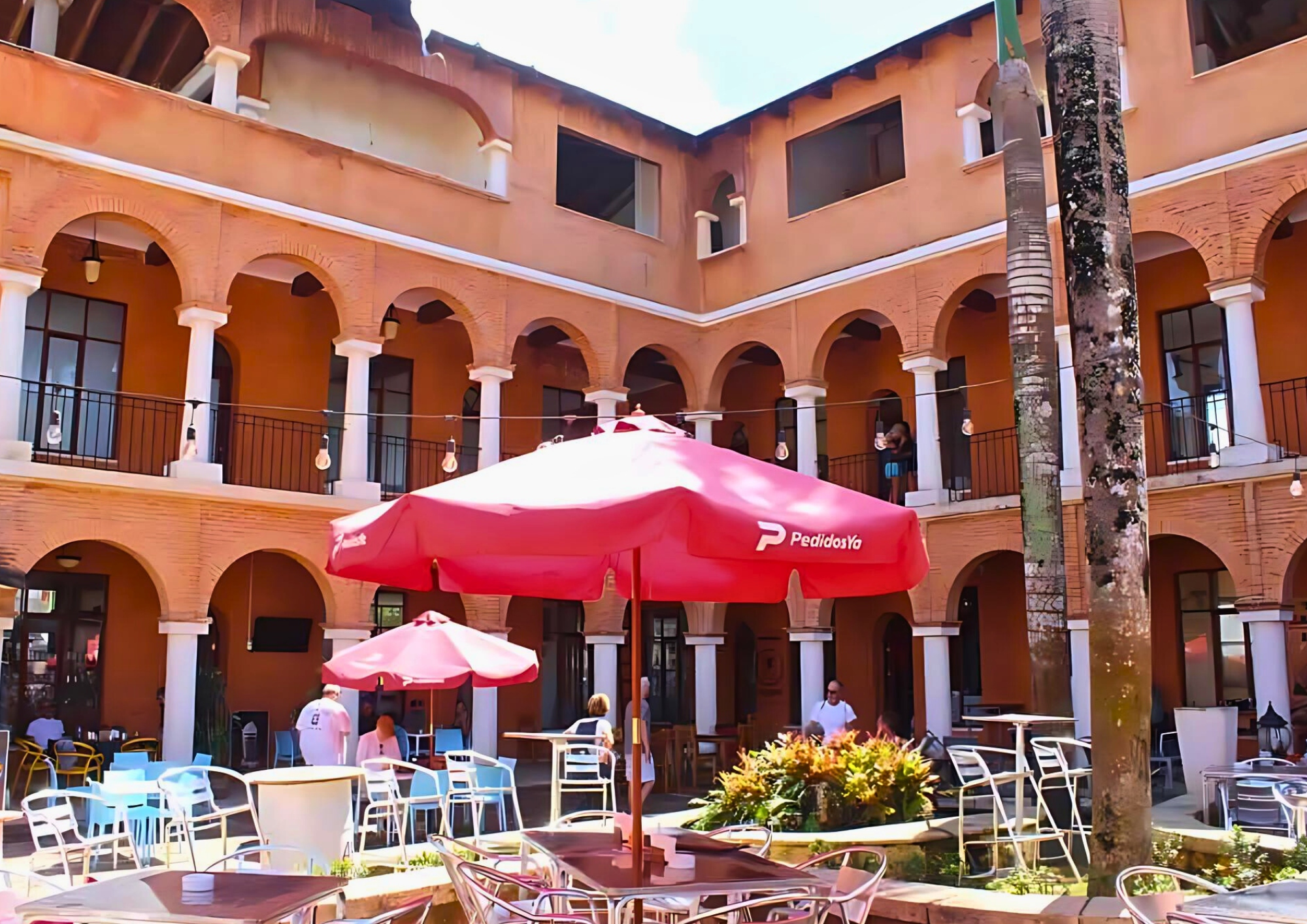 Excepcional oportunidad de restaurante en la plaza emblemática de Las Terrenas