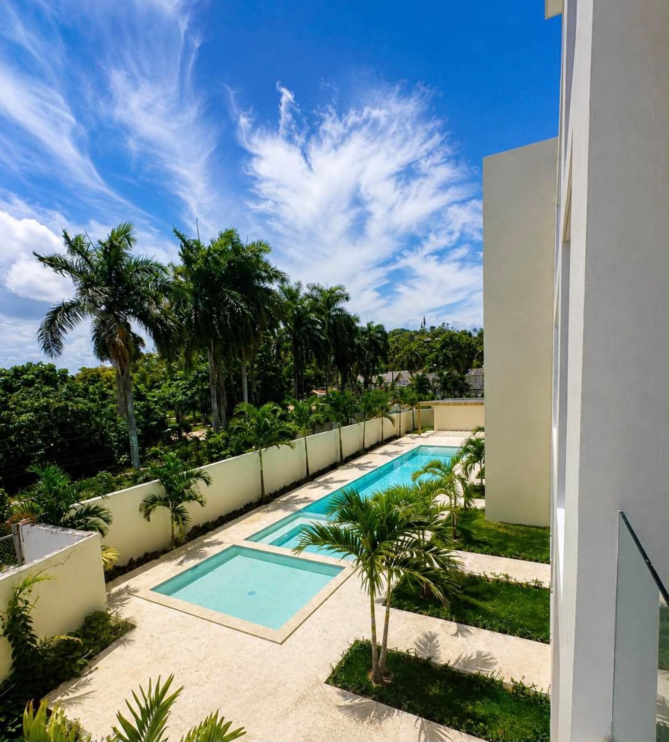 Exceptional Ocean-Close Condo Opportunity