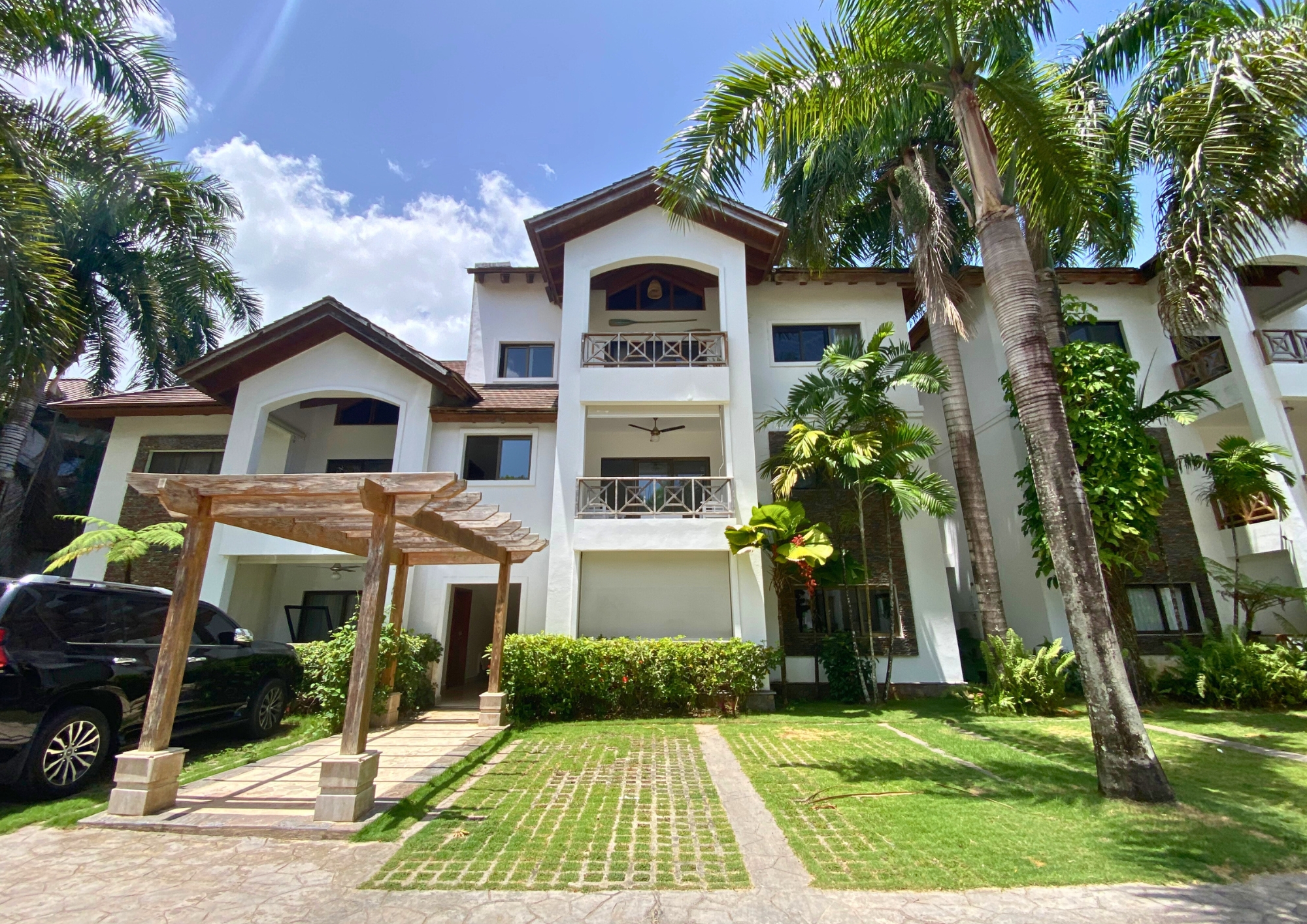 Ground Floor Condo in a High-End Residence in Abra Grande Unfurnished