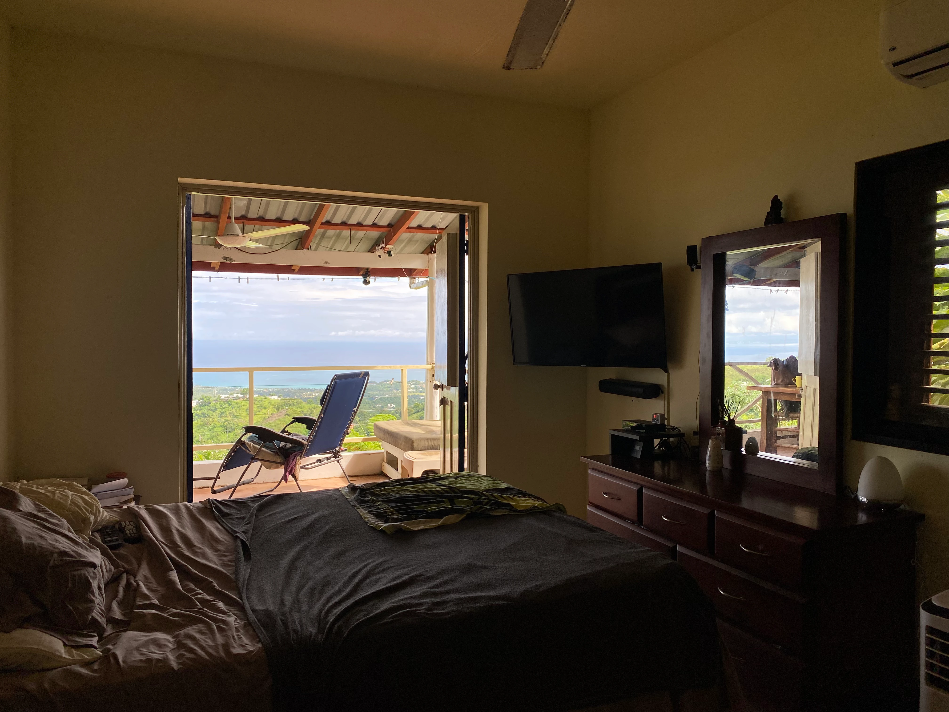 Affordable renovation-perfect villa with spectacular ocean view