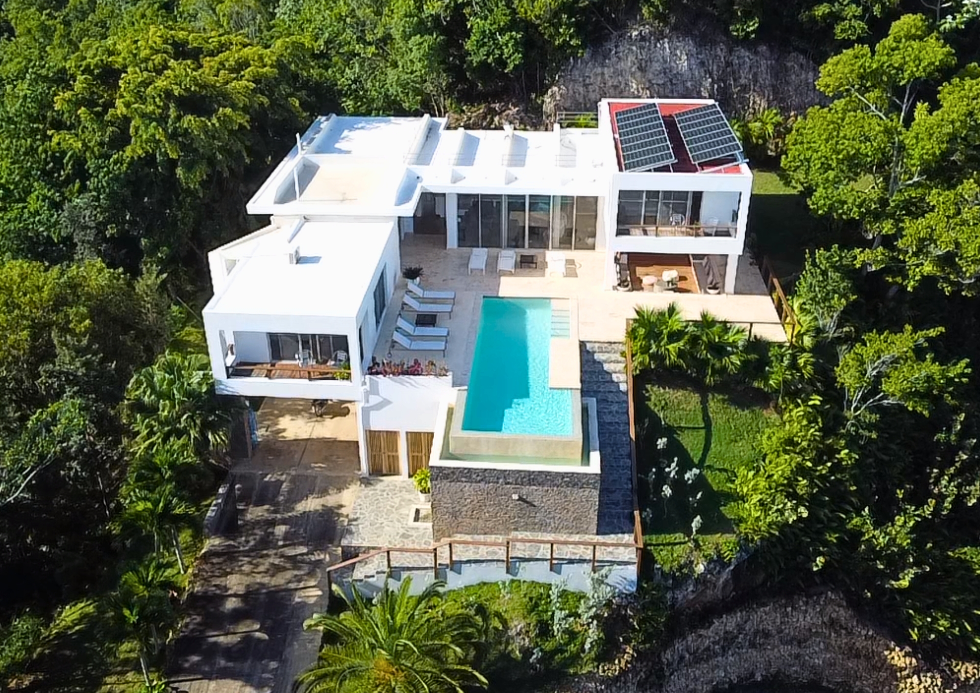 Increíble villa en lo alto de una colina, rodeada de naturaleza y con vistas al mar