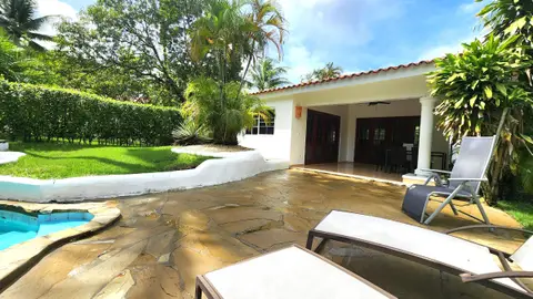 Villa with Private Pool and Spacious Plot of land 2