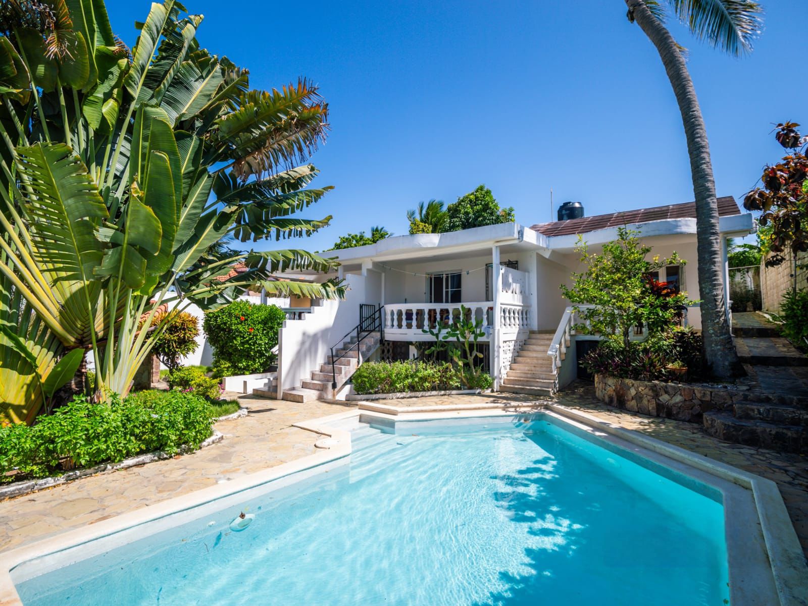 Charming 2 Bedroom Home Near Encuentro Beach