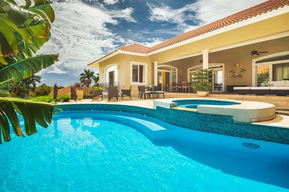 Luxury 5-Bedroom Ocean View Villa with Pool & Jacuzzi