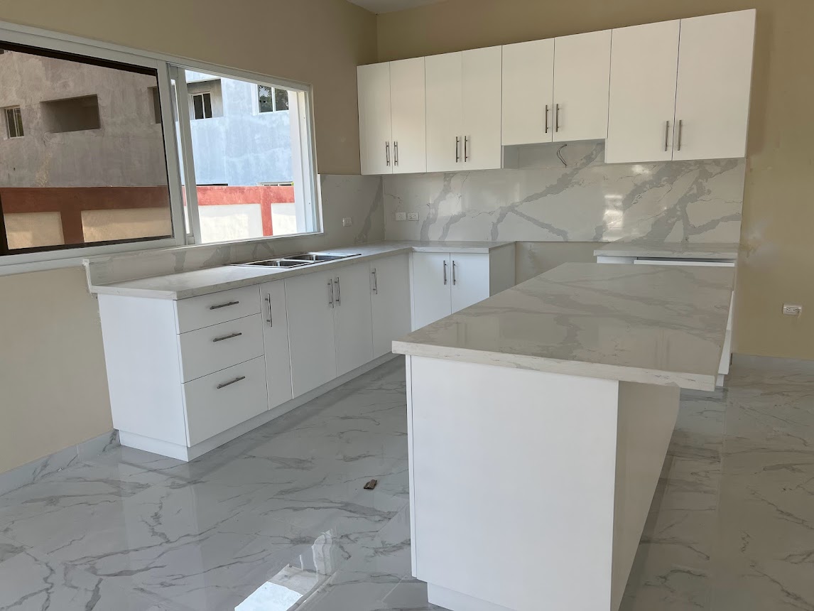 Unfurnished 3-BR modern designed villa in an upcoming neighbourhood of Punta Popy