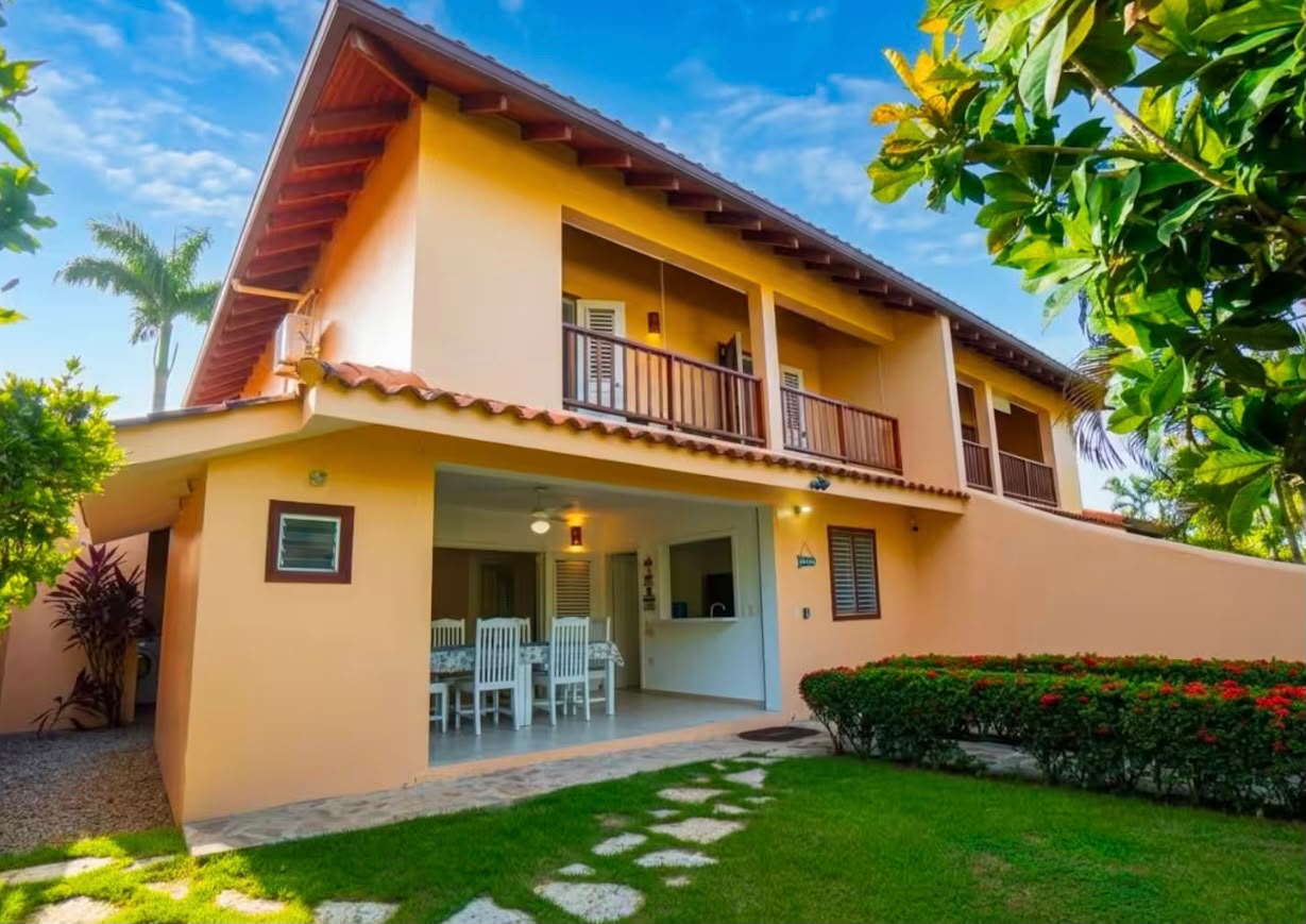 Four-Bedroom Villa Rental in Playa Las Ballenas