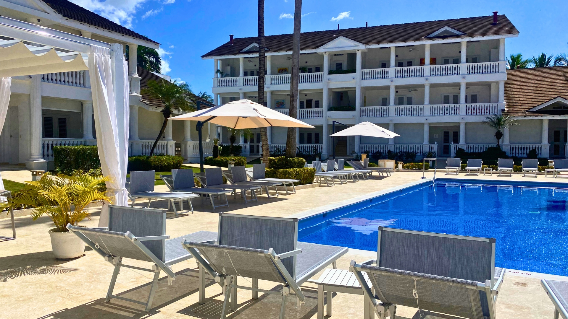 Beachfront Central Condo with Great Amenitites to Live or Invest