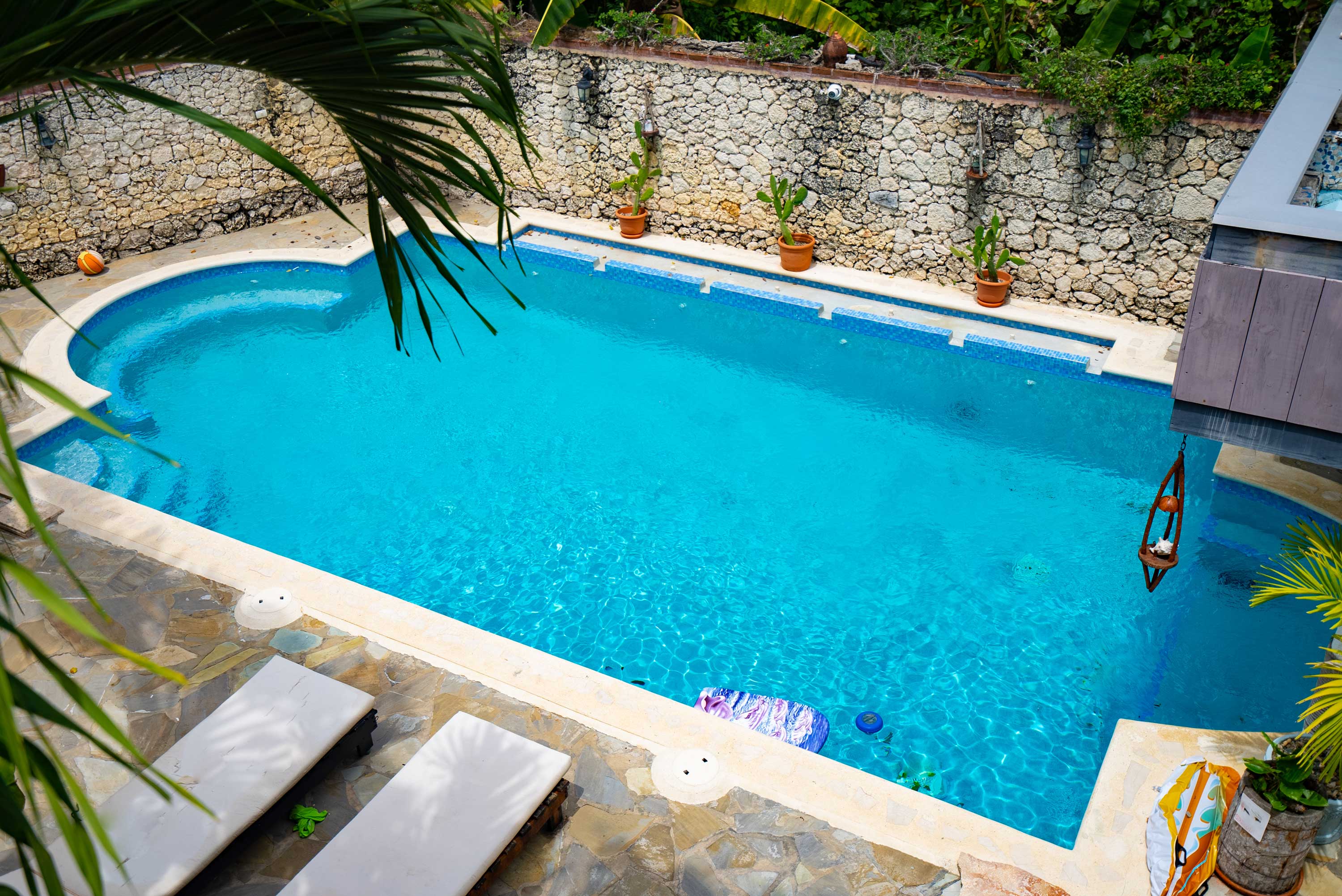 Two Level Apartment Near Perla Marina Beach