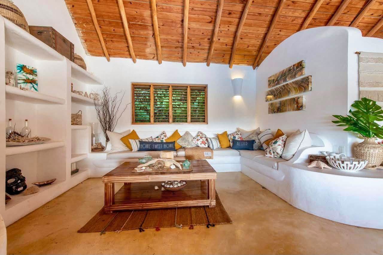 Tropical 7-Bedroom Villa with Infinity Pool and Panoramic Views in Las Terrenas